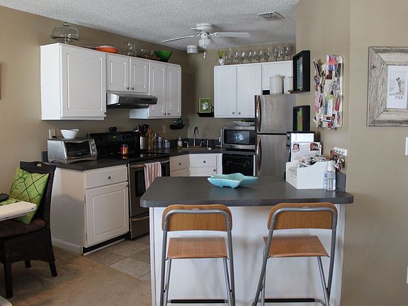 Bar/Kitchen