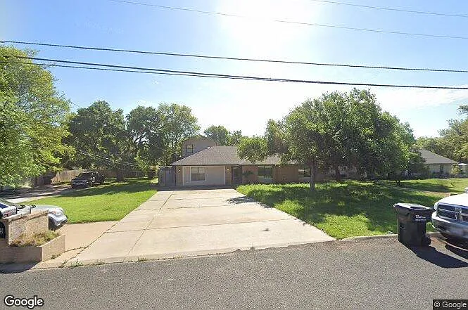 209 Oak Crest Ln — Photo 11