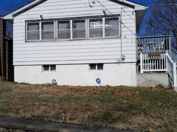 44 Rollins Trl, Hopatcong Boro, NJ 07843