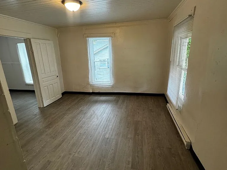 305 Lineberger St — Photo 5