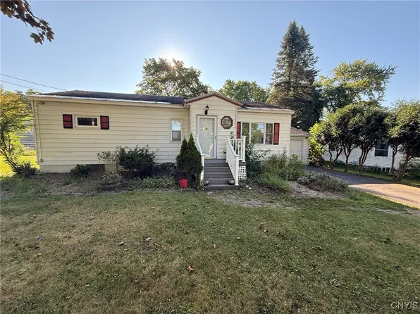 54 Artillery Ln, Baldwinsville, NY 13027