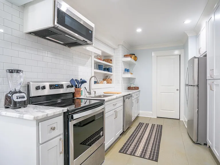 494 Cameron St SE #B — Photo 8