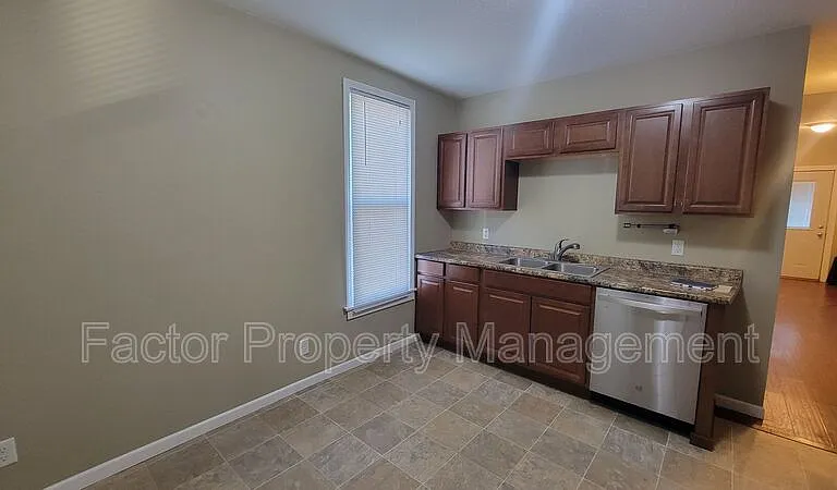 730 N Broad St — Photo 6
