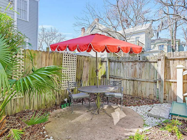 1815 Barnard St — Photo 42