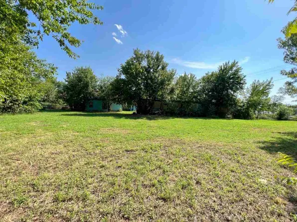 101 S 1st St, Tryon, OK 74875