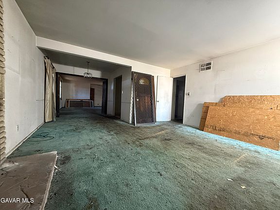 4th image of 44352 Kirkland Ave