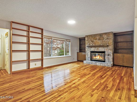 2nd image of 245 Lakewood Dr