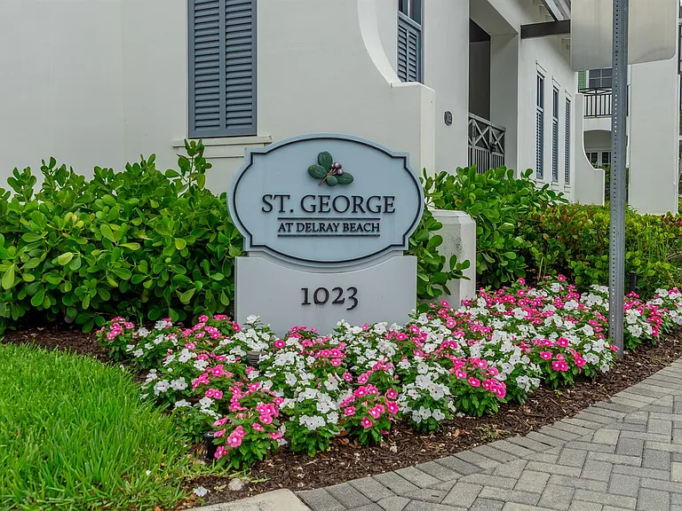 918 Saint George Blvd — Photo 36