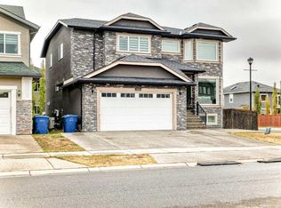 388 W Kinniburgh Blvd, Chestermere, AB T1X0N3