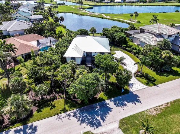 9056 Mockingbird Dr, Sanibel, FL 33957