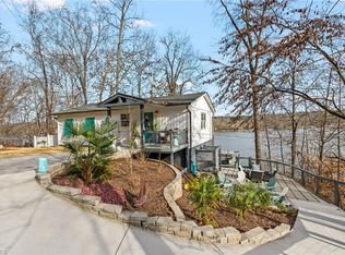 570 Hillview Dr, Lexington, NC 27292