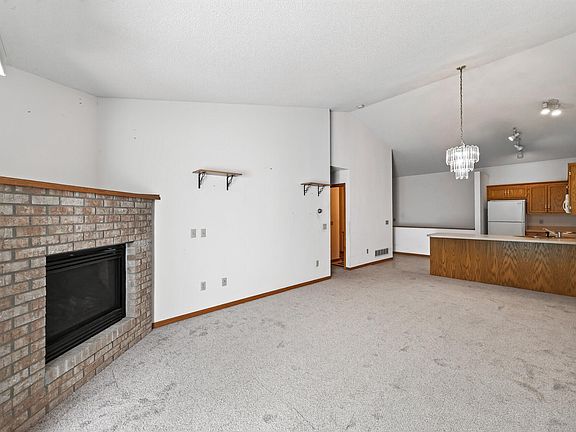 4th image of 643 86th Ln NW
