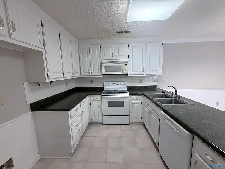 248 W Lake Cir — Photo 5