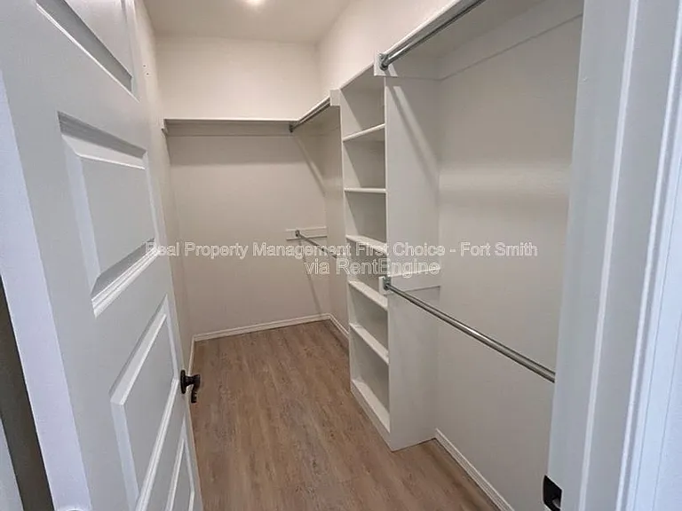 100 Countryside Way — Photo 12