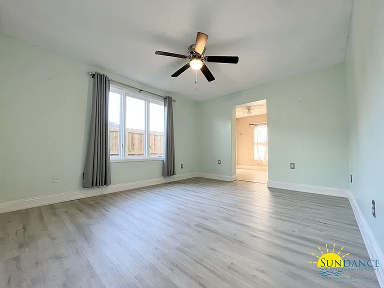 1059 Windmill Dr — Photo 9