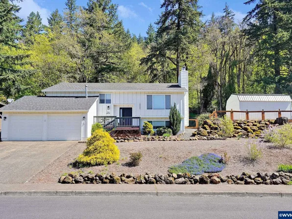 241 Silver Loop, Silverton, OR 97381