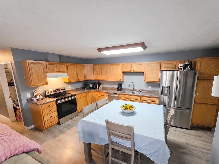 172 Broadway St — Photo 2