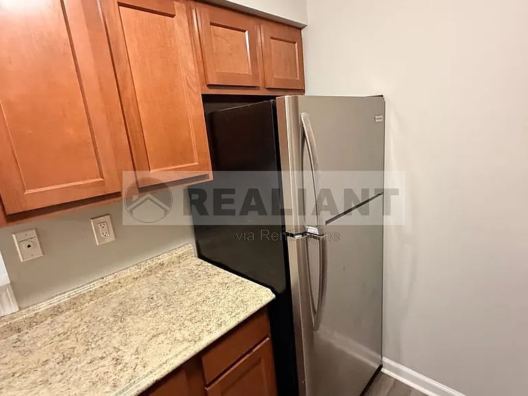 2021 Cambridge Dr #10 — Photo 17