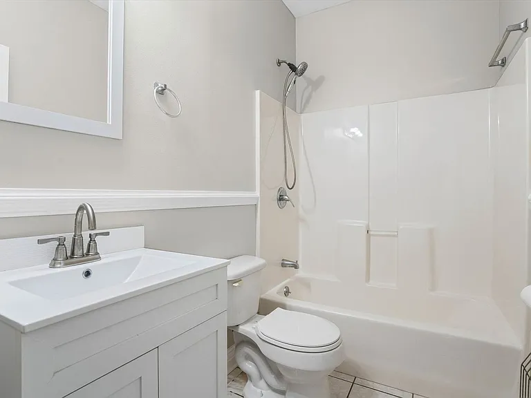 3917 Bay Front Rd — Photo 13