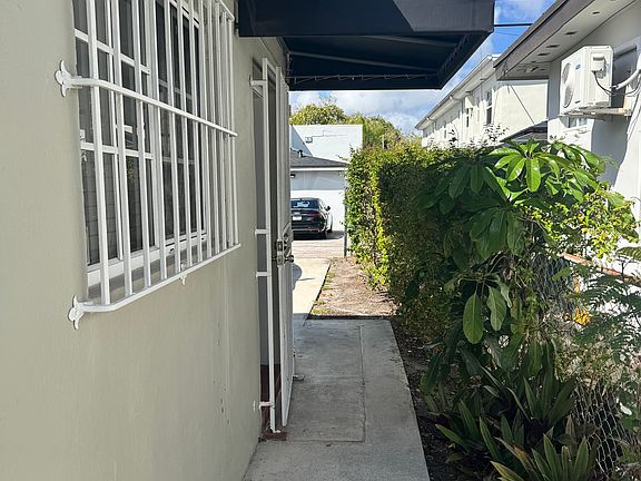 3rd image of 2325 SW 22nd Ter #2
