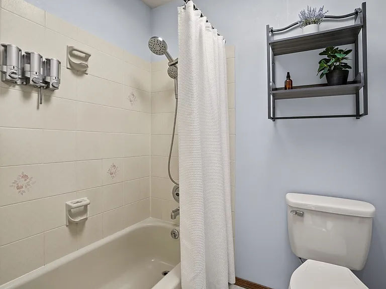W Cora Ct — Photo 28