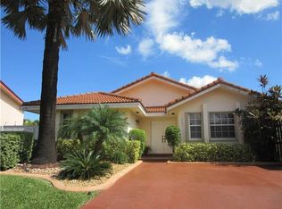 8631 NW 191st St, Hialeah, FL 33015