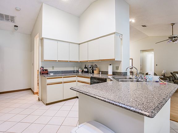5th image of 1898 Long Pond Dr