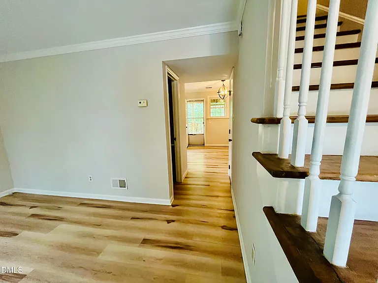 224 Waldo St — Photo 2