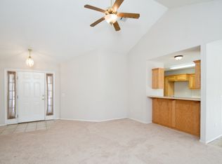 4 Reighton Dr, Bella Vista, AR 72714
