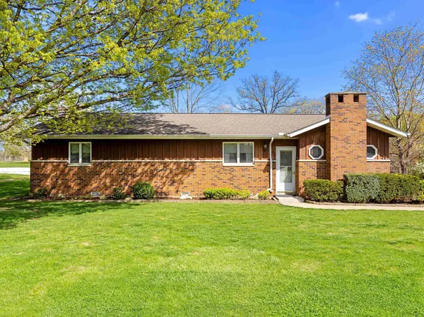 105 Green Ave, Washington, IL 61571