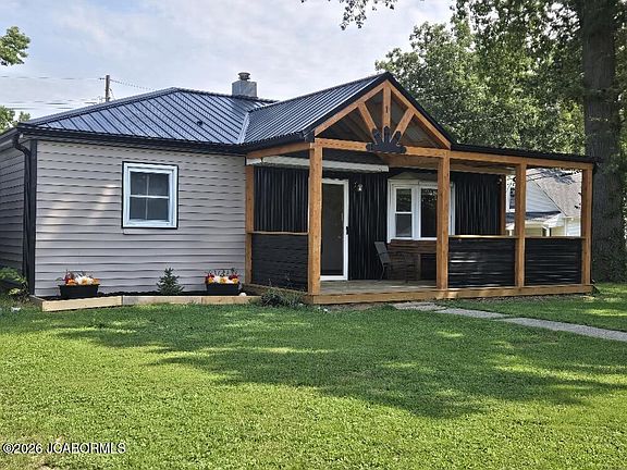 3rd image of 1 Lakeside Pl