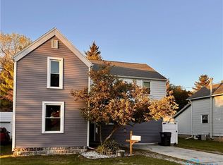 662 W Stevenson St, Gibsonburg, OH 43431