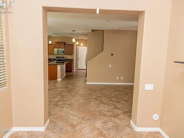 2162 W Scully Dr — Photo 8