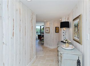 1211 Gulf Of Mexico Dr APT 102, Longboat Key, FL 34228