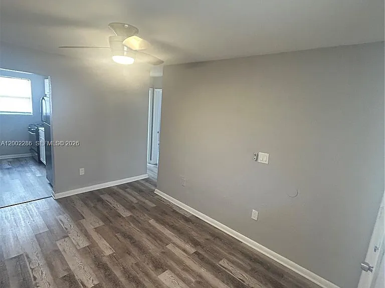 161 NW 15th St #3 — Photo 3