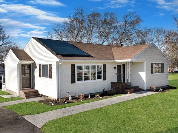 174 Dogwood St, Fairhaven, MA 02719