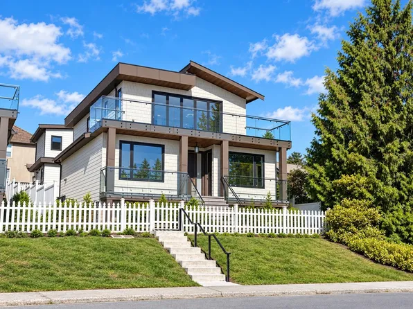 217 E 8th Ave, New Westminster, BC V3L 1Y1