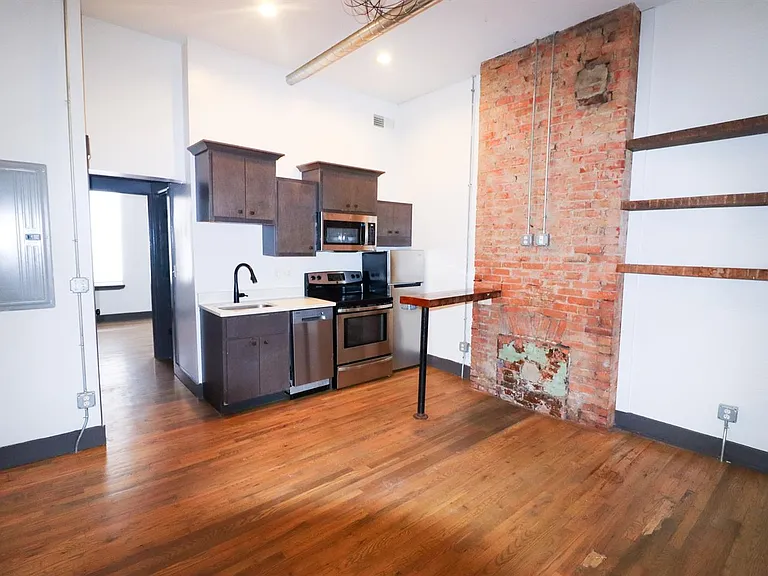 1533 Pleasant Street — Photo 14