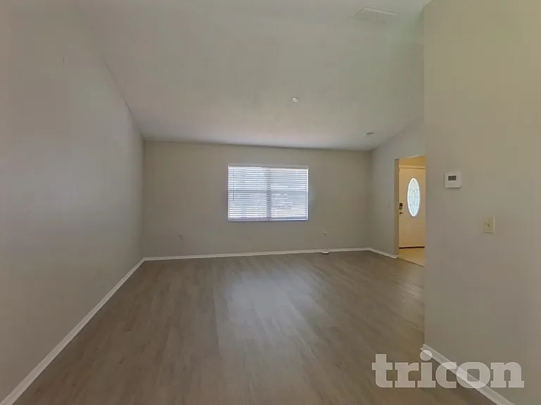2273 Seward Cir — Photo 2
