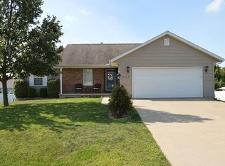207 Bittersweet Ave, Metamora, IL 61548