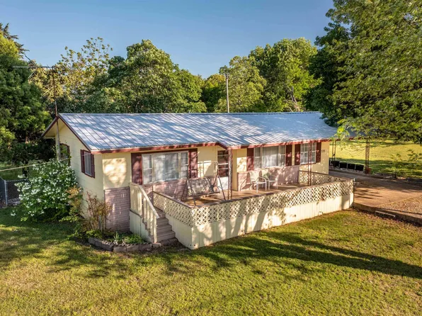 535 S 1st St, Flippin, AR 72634