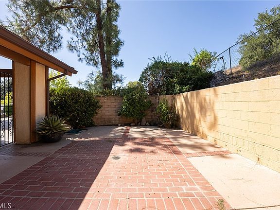 5th image of 27601 Endeavor St