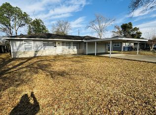 5569 Sonnier Ln, Groves, TX 77619