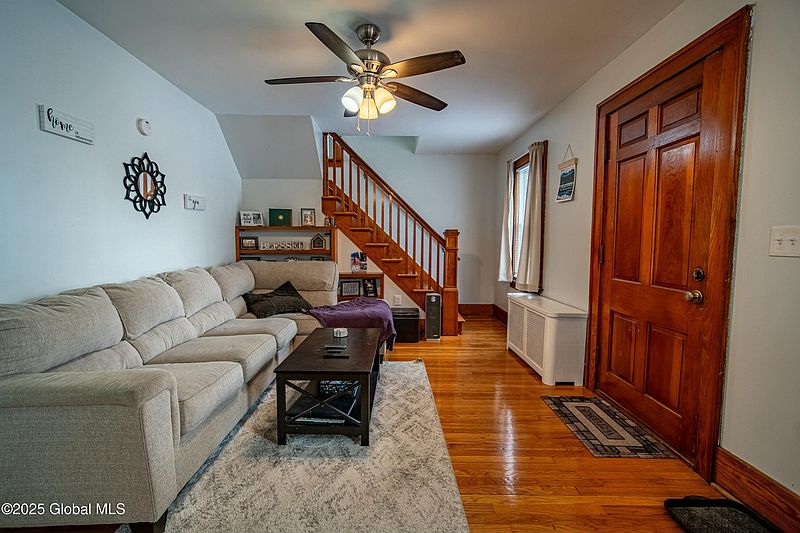 4th image of 611 Cramer Avenue