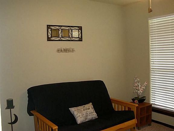 4th image of 42505 Stout Dr
