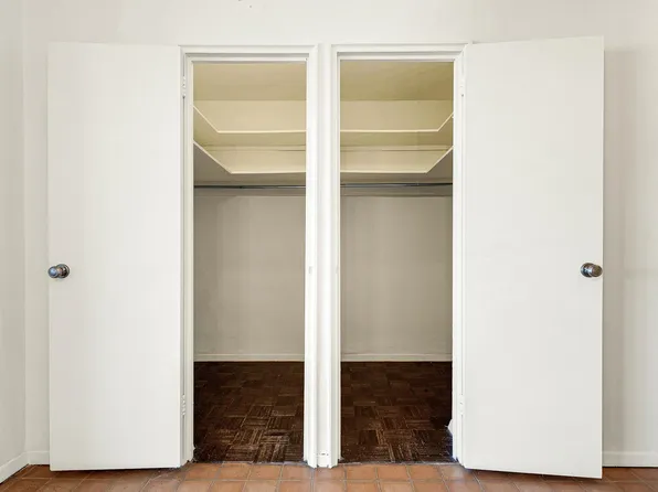 111-20 73rd Avenue image 17 of 22