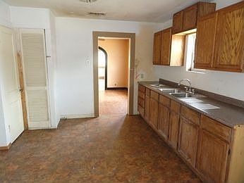 2nd image of 1128 Barclay Ave