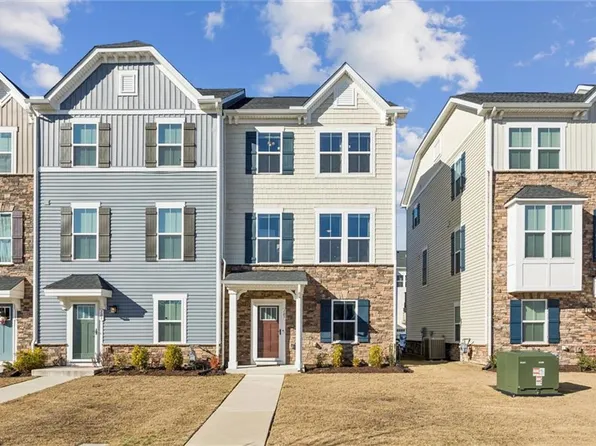 107 Legacy Blvd, Poquoson, VA 23662