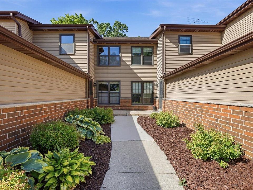 1st image of 8116 S Forest Hills CIRCLE #8116