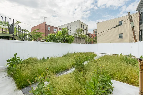 Rented by Modern Spaces | media 31